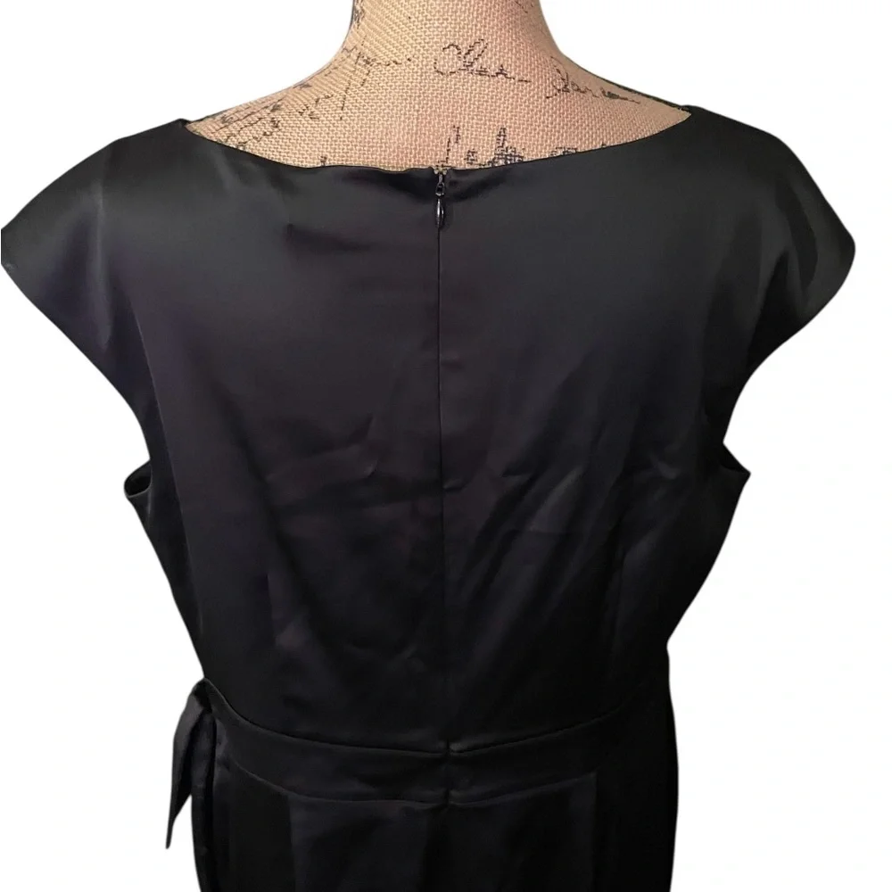 St. John Classic Black‎ Midi Dress - Picture 7 of 10